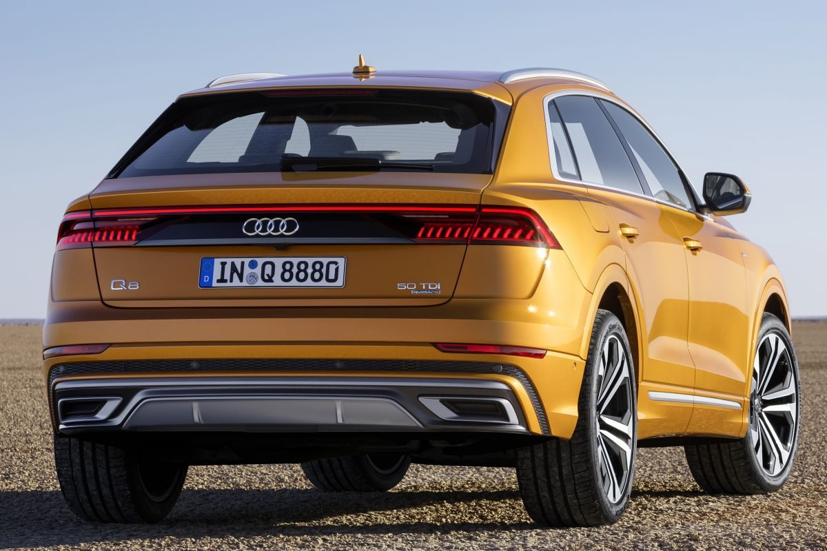 Audi Q8 · Altın — görsel 3