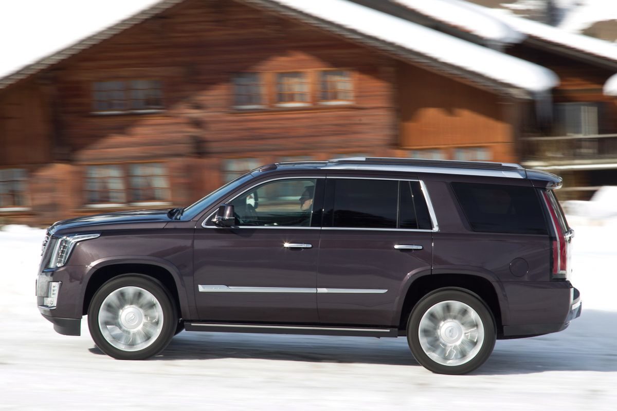 Cadillac Escalade · بني — الصورة 3