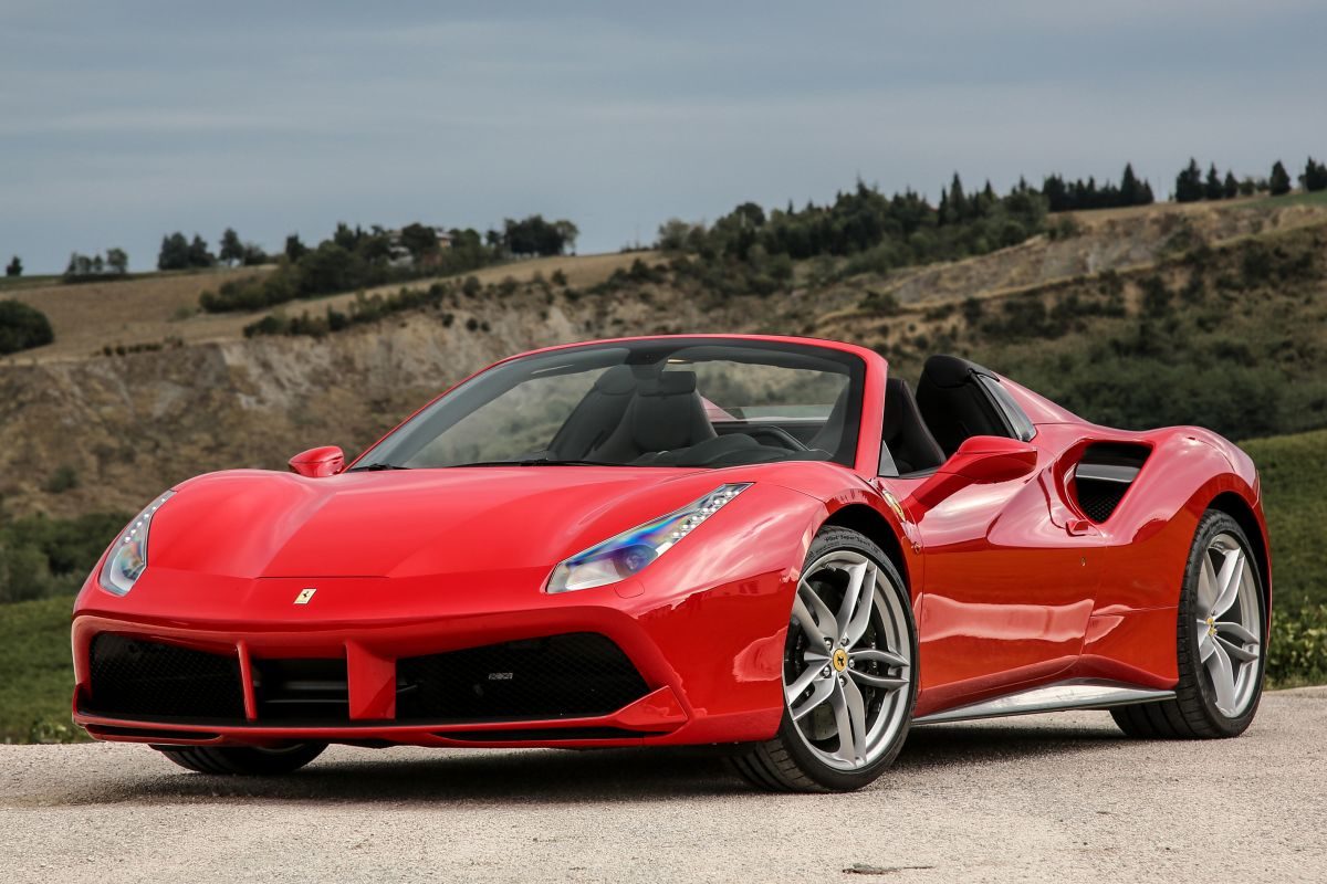 Ferrari 488 Spider · Kırmızı — görsel 5