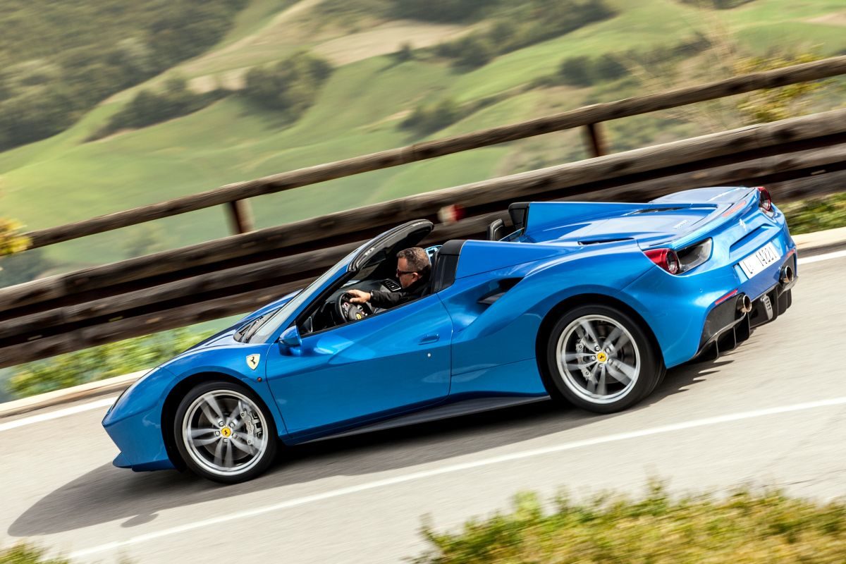 Ferrari 488 Spider · Mavi — görsel 4