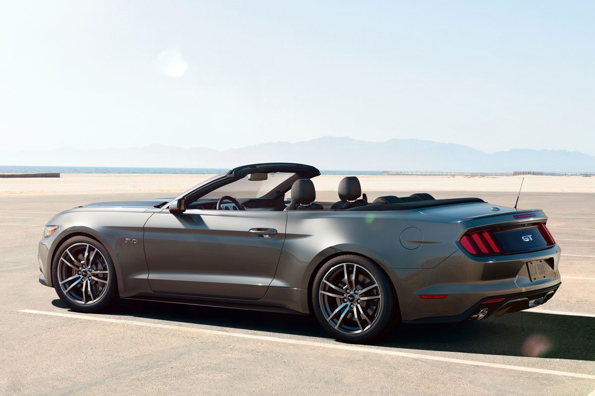 Ford Mustang Convertible · Gümüş — görsel 4