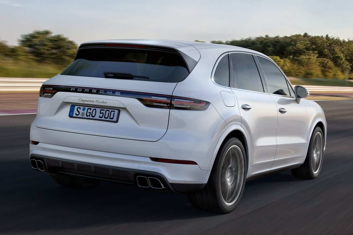 Porsche Cayenne · Beyaz — görsel 3